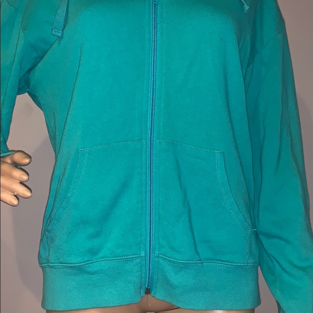 Zip up - Picture 5 of 6